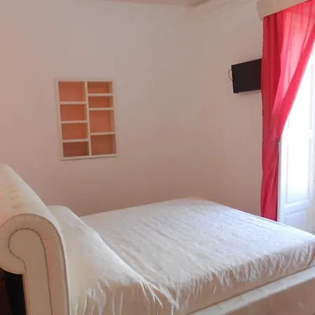 Pensión Gualtiero Camere&suite